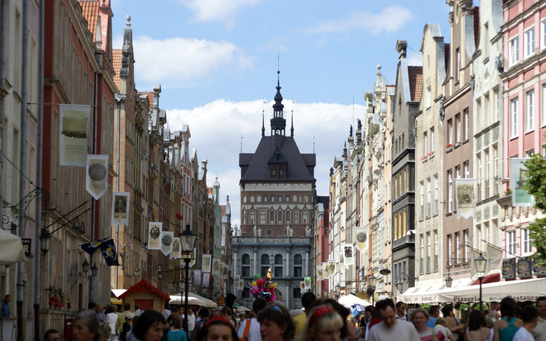 Foreign visitors spend record amount in Poland
