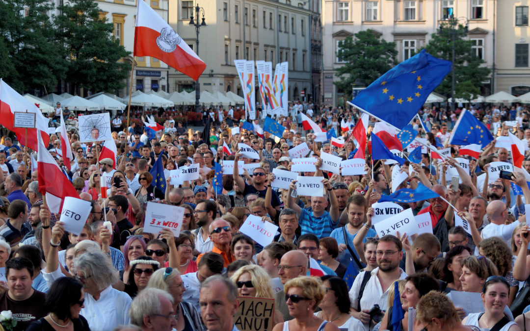 Poles trust EU the most and government the least among institutions, finds poll