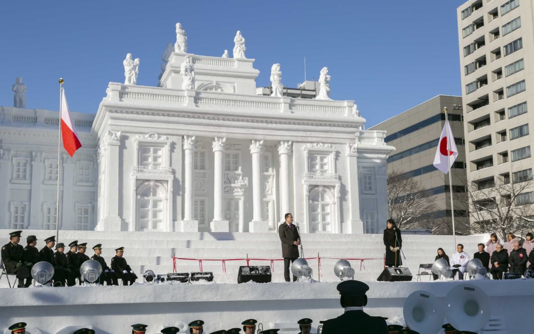Warsaw landmarks recreated from ice at Japanese festival to mark diplomatic centenary