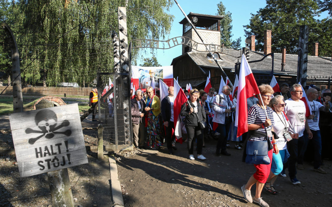 Poles see Auschwitz primarily as site of Polish martyrdom not Jewish suffering, finds study