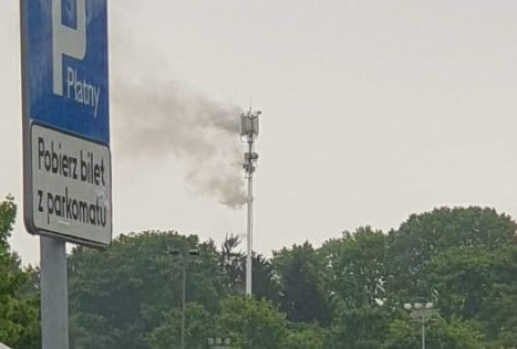 Phone mast set on fire in Poland following rollout of first 5G network