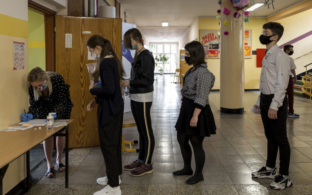 Reopening of schools could cause cluster outbreaks, Polish scientists warn  