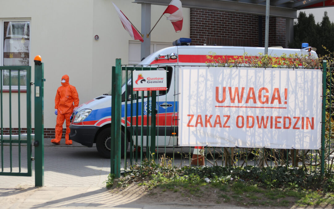 Polish hospitals struggle with Covid surge while government shifts blame onto doctors