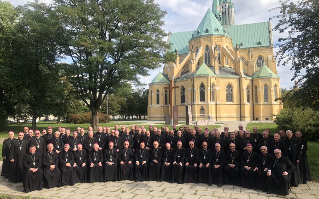 Three Polish bishops test positive for Covid after unmasked, non-distanced group photo