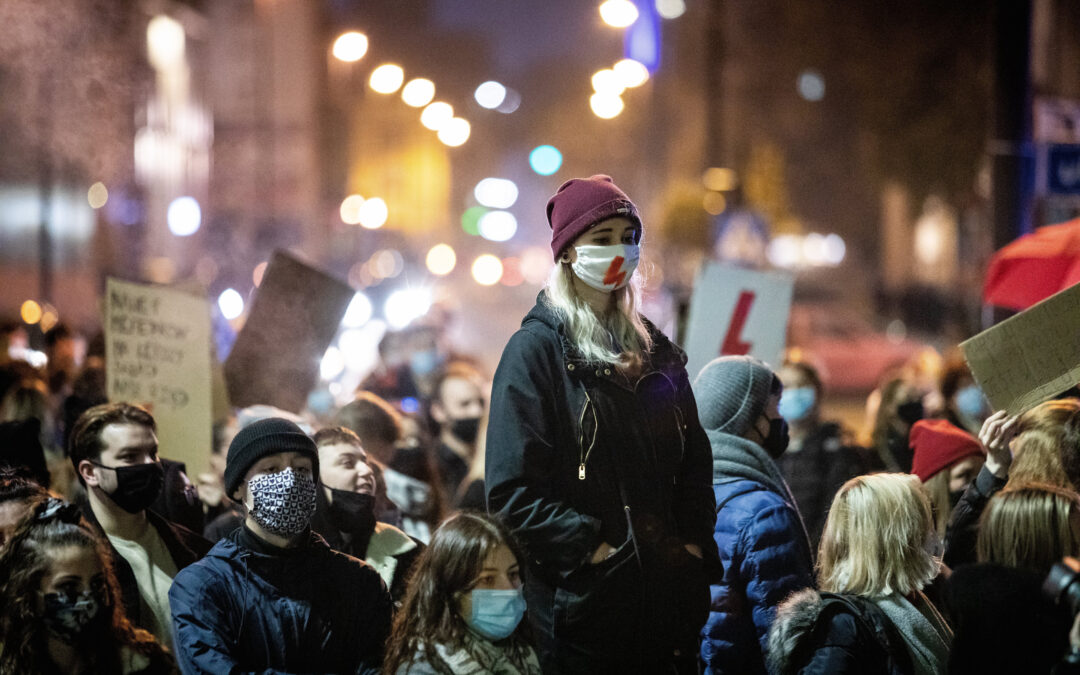 Polish prosecutors seek charges against organisers of abortion protests for endangering public