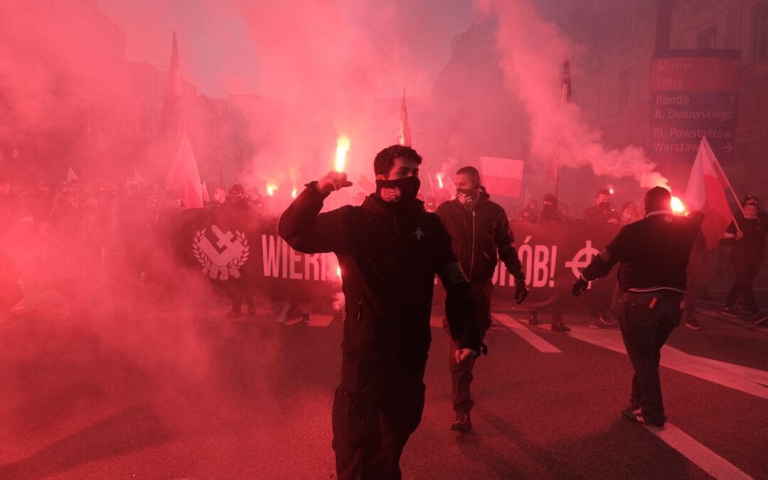 Clashes, arson and use of force by police against journalists at Polish Independence March