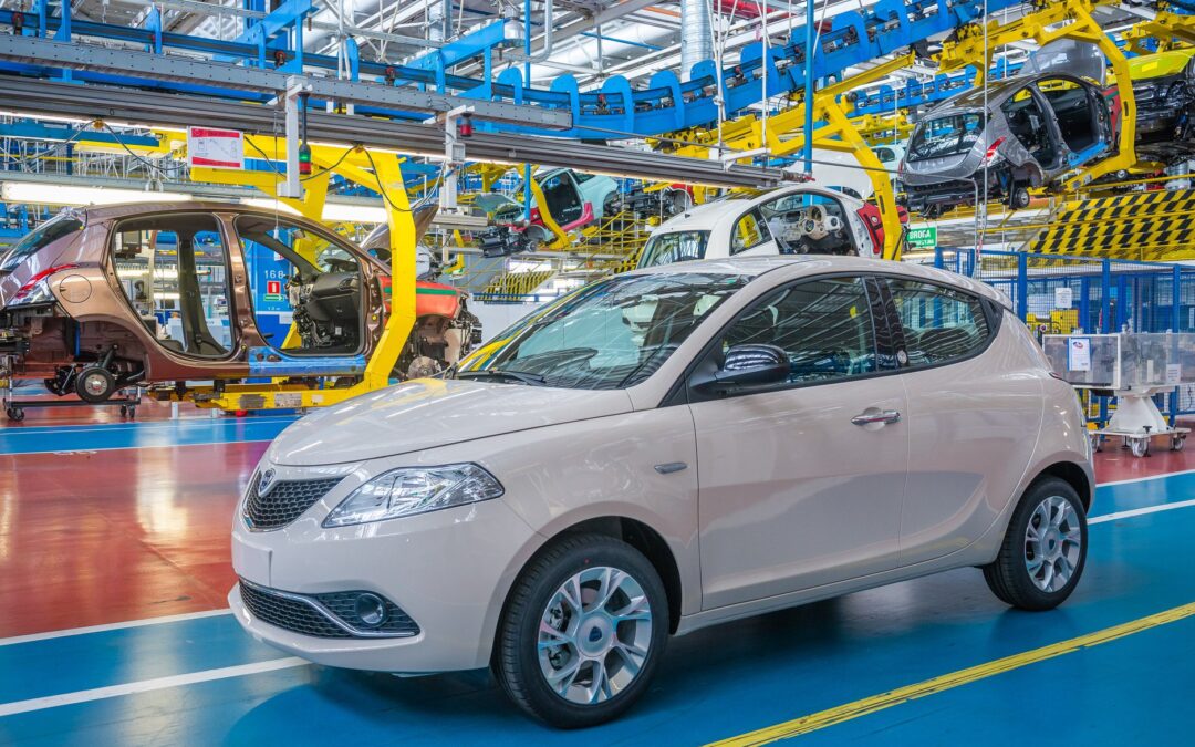 Italy September 2014: Lancia Ypsilon up to record second place