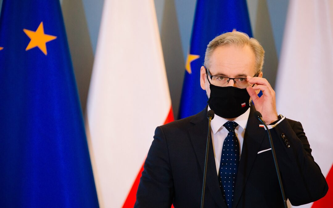 Poland introduces regional restrictions and bans use of visors and scarves