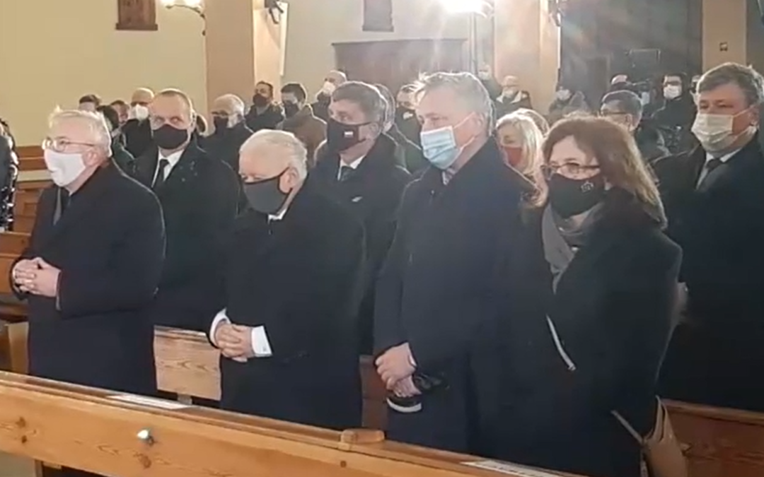 Authorities confirm Covid rules violated at Kaczyński church service but no action to be taken