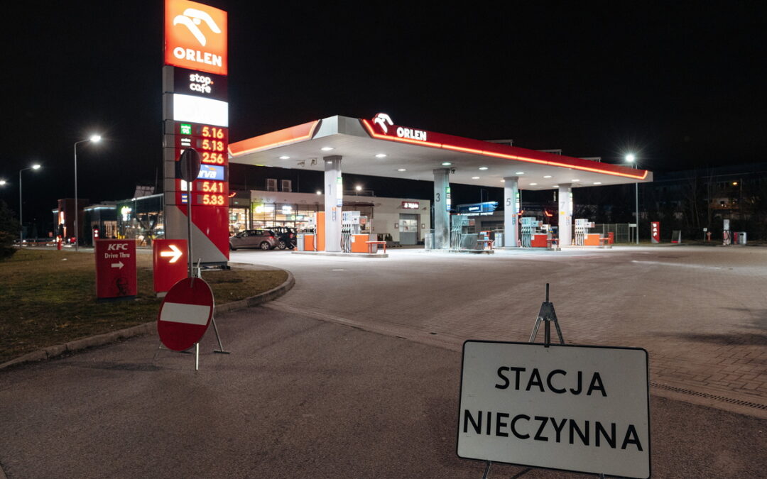 Court suspends Polish state oil giant’s media takeover