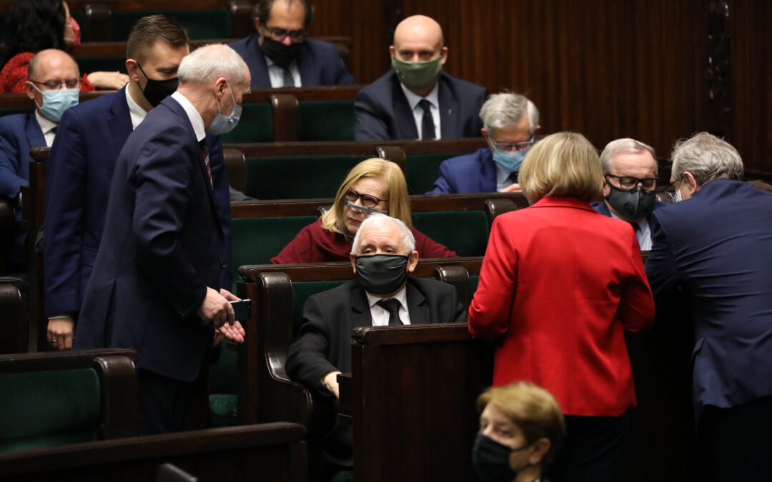 Polish ruling coalition loses parliamentary majority after MPs quit