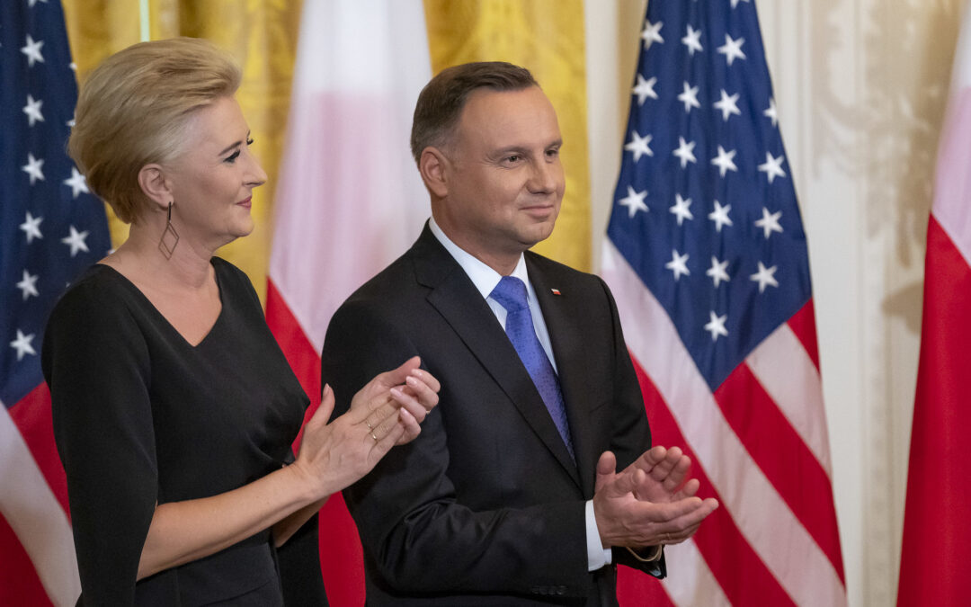 Polish PM meets with French far-right leader Le Pen to discuss