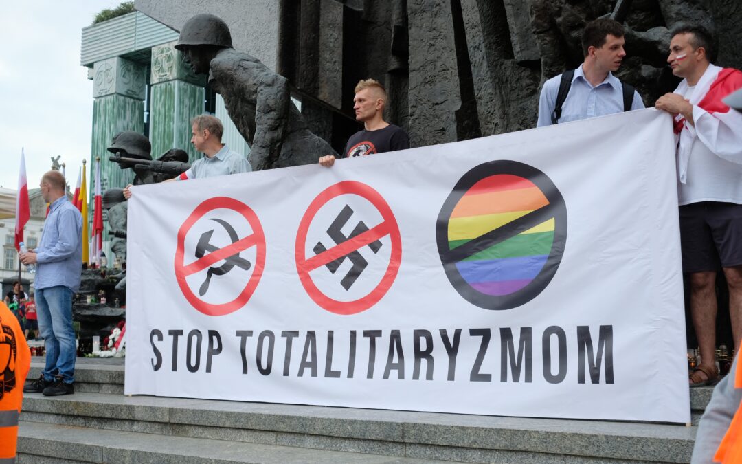 Polish nationalists march against “LGBT totalitarianism” on anniversary of WWII uprising