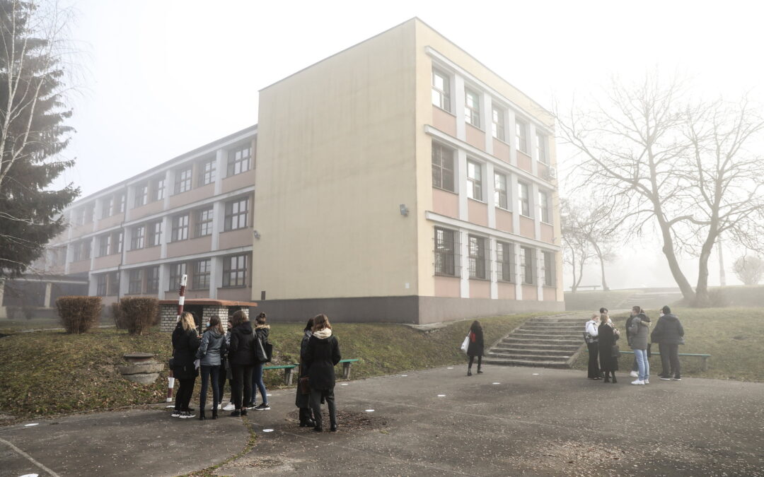 Polish schools face crisis amid exodus of teachers