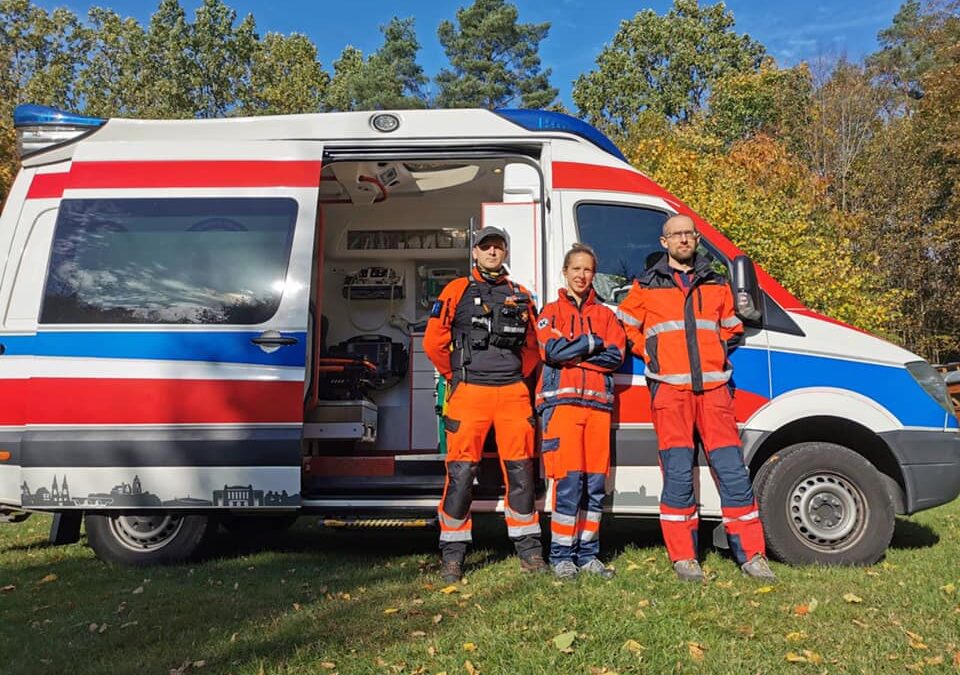 Polish medics volunteer to provide emergency care to migrants crossing Belarus border