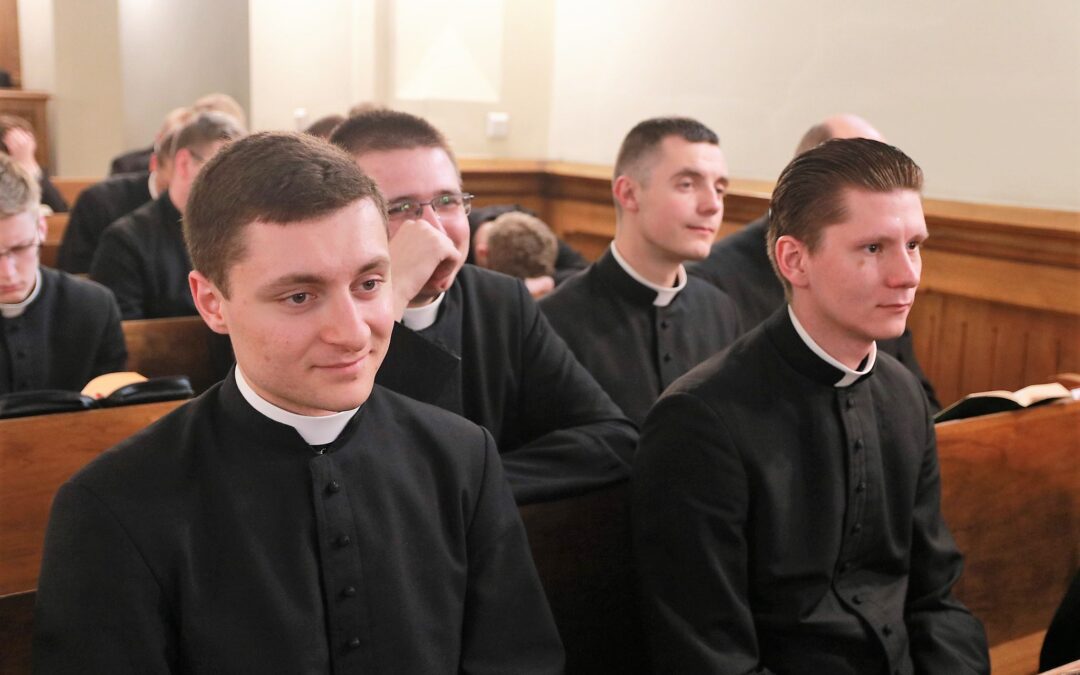 Number of trainee priests falls again in Poland, deepening “crisis” for Catholic church