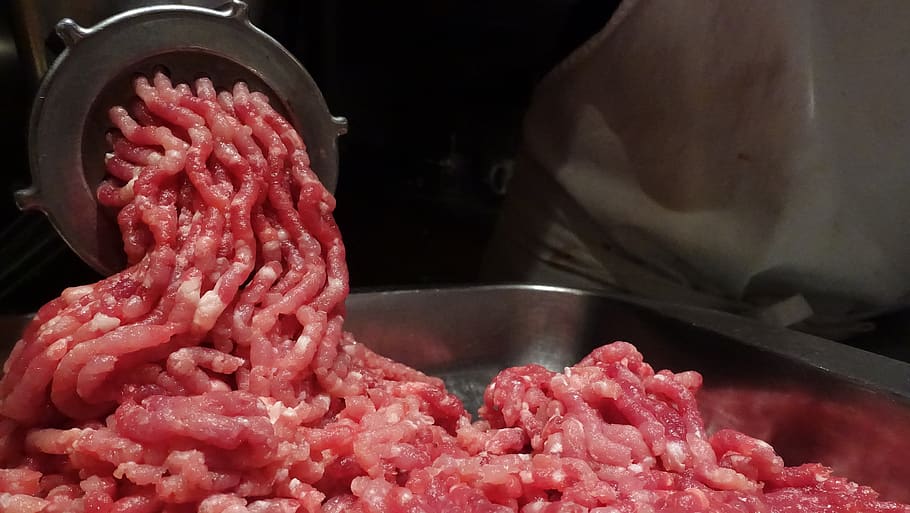 Czech Republic recalls 17.5 tonnes of Polish pork due to excessive antibiotics