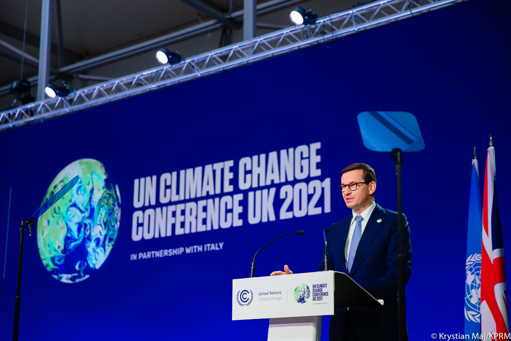 Poland needs funds to meet climate goals, says PM at COP26, but warns against EU “blackmail”