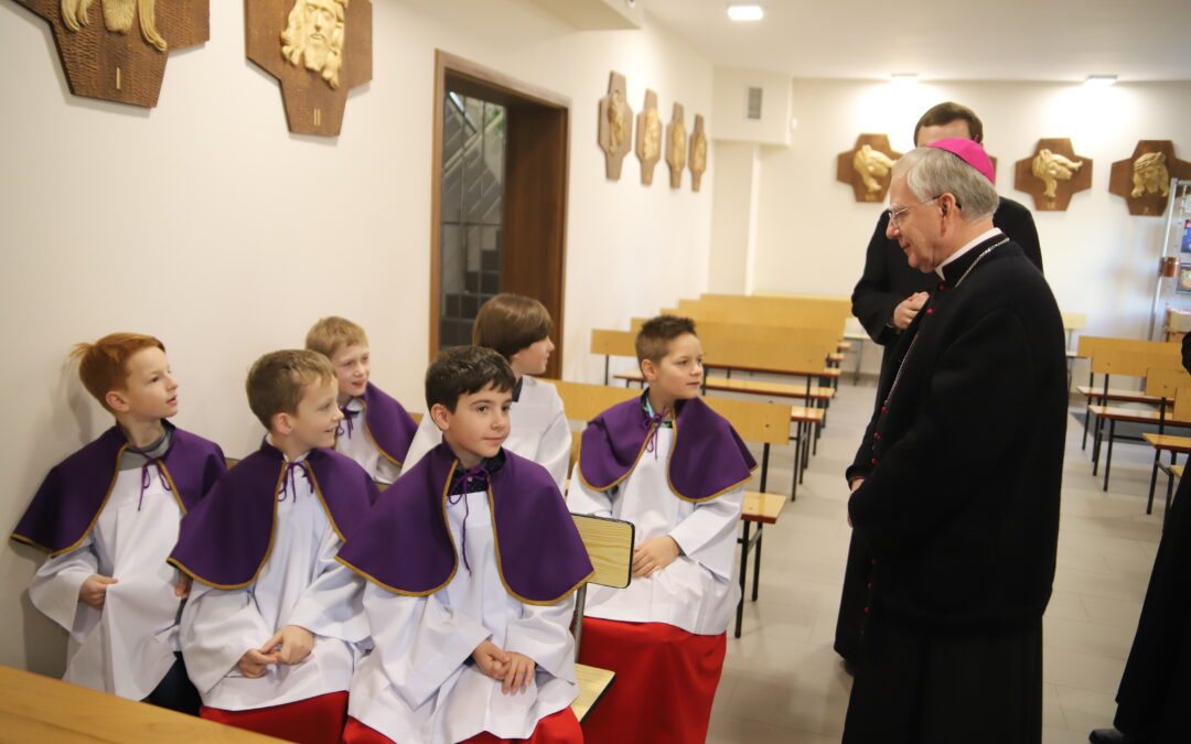 Polish archbishop bans priests from receiving children in their homes