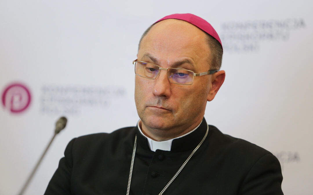 “Devastating” decline in religious practice among young Poles, says Catholic primate