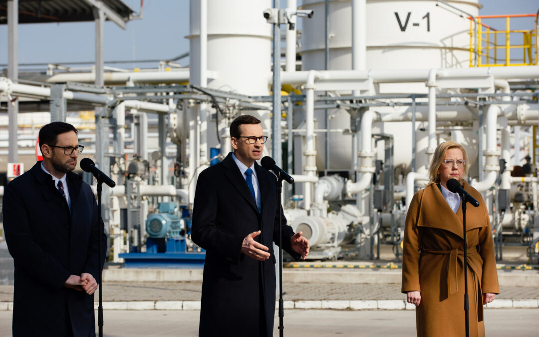 Poland unveils “most radical plan in Europe” for ending Russian energy imports