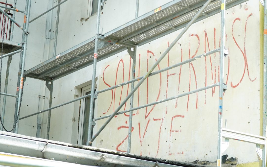Anti-communist “Solidarity is alive” inscription from 1980s found during building renovation in Poland