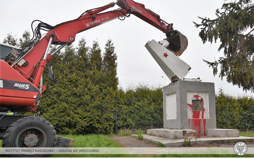 20 Soviet memorials removed in Poland this year and 40 to go, says head of state history body