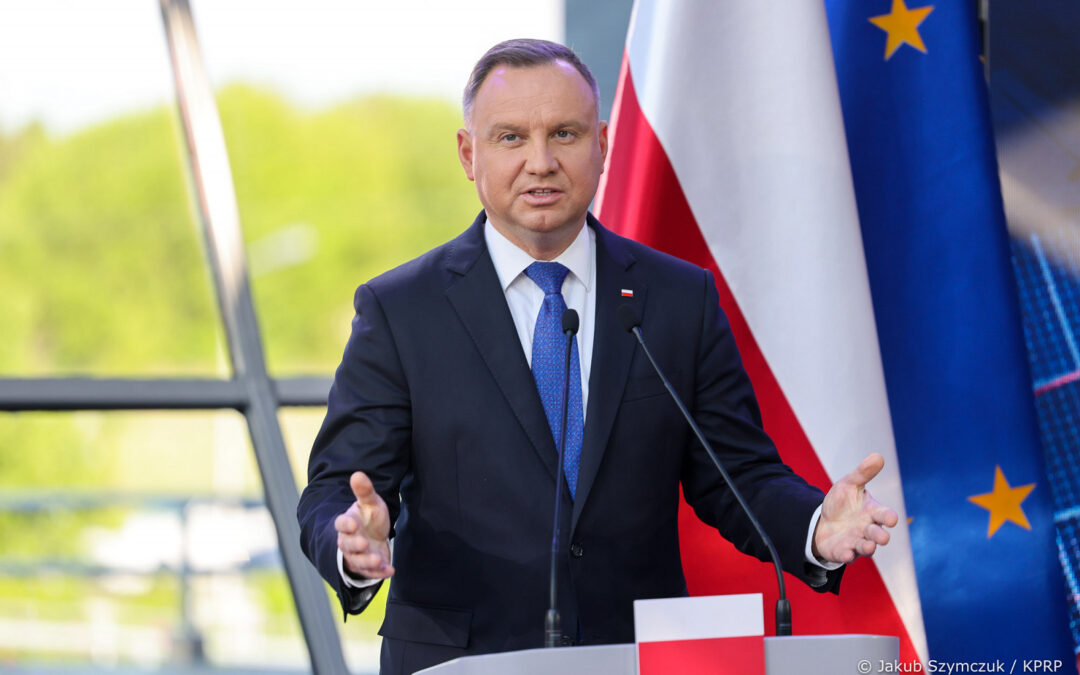 Blocking EU funds is “attempt by Western elites to influence Polish elections”, says president