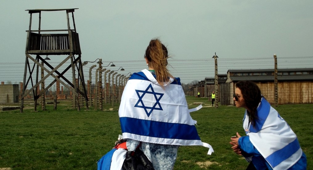 Polska wzywa ambasadora Izraela, aby wyjaśnił „mylące” uwagi dotyczące podróży do Holokaustu