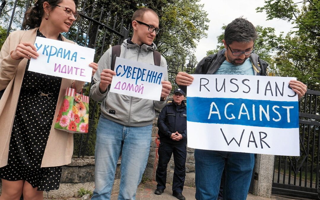 “We have nowhere to go”: Russians in Poland – even opponents of Putin – struggle to renew residence