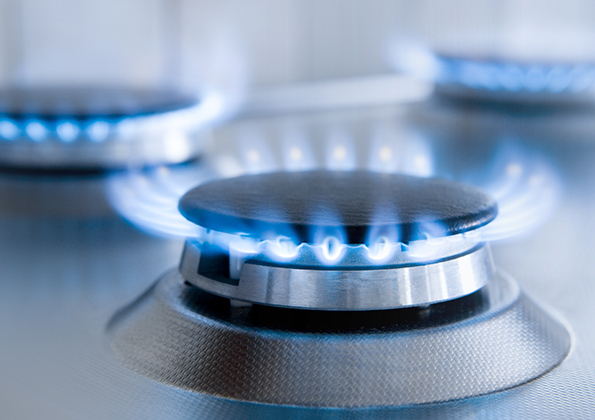 Polish government intervenes as energy firm ends gas contracts with thousands of customers