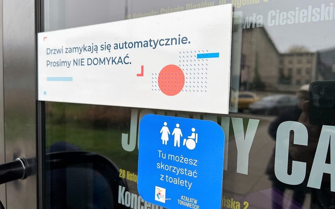 Sticker campaign in Warsaw shows where people can use toilets for free