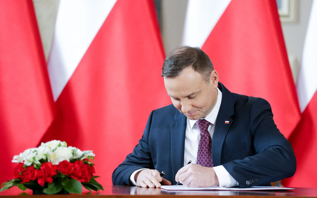 Polish president approves postponement of local elections despite opposition criticism