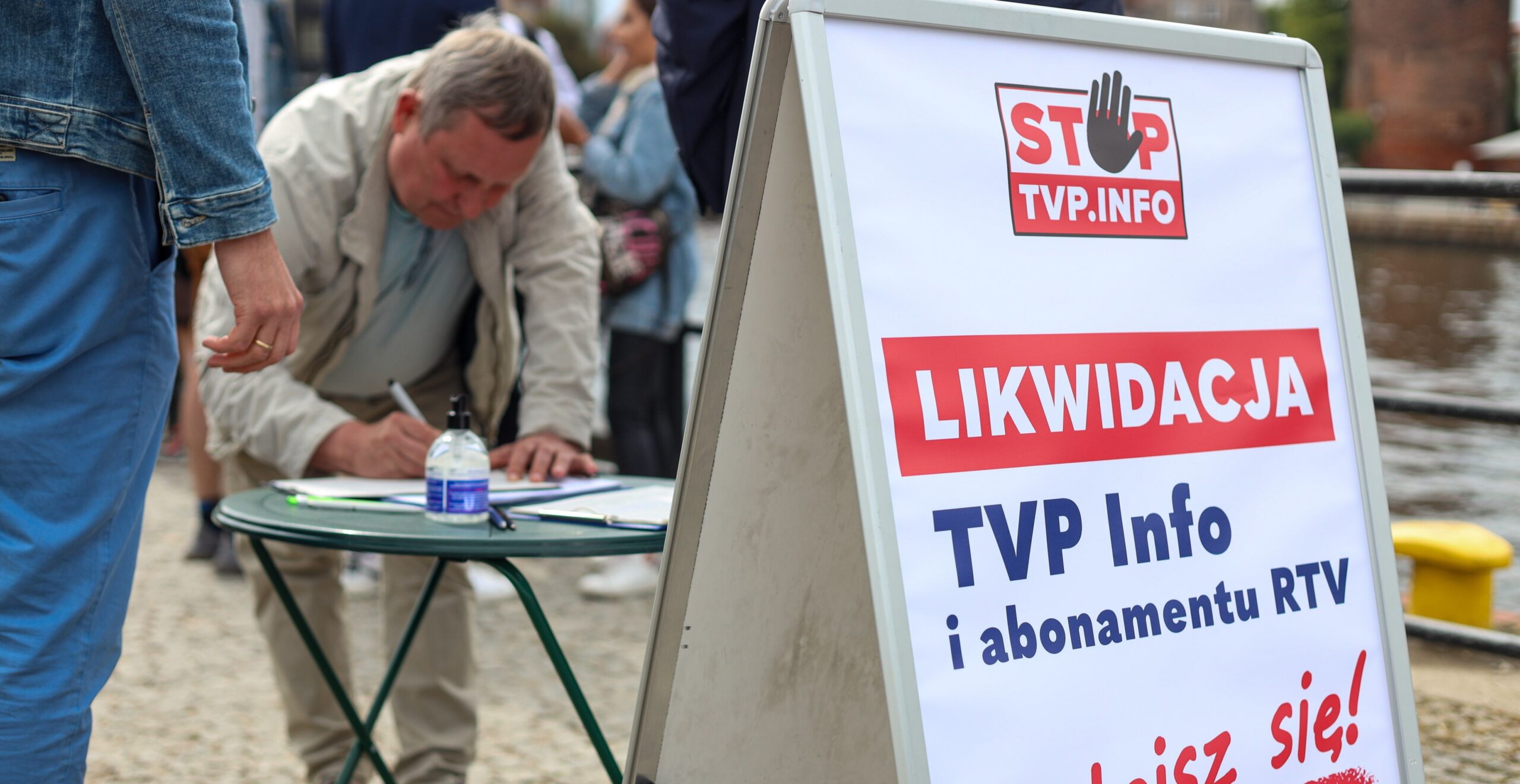 Polska opozycja złożyła projekt ustawy o likwidacji „propagandowego” kanału informacyjnego telewizji państwowej