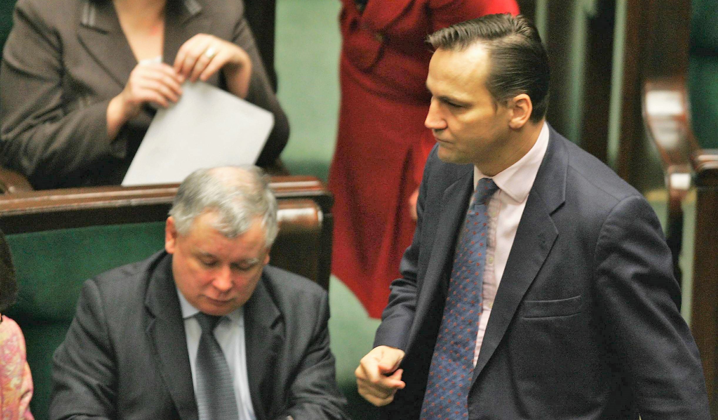 Court orders Kaczyński to pay 700,000 zloty for apology to opposition politician Sikorski
