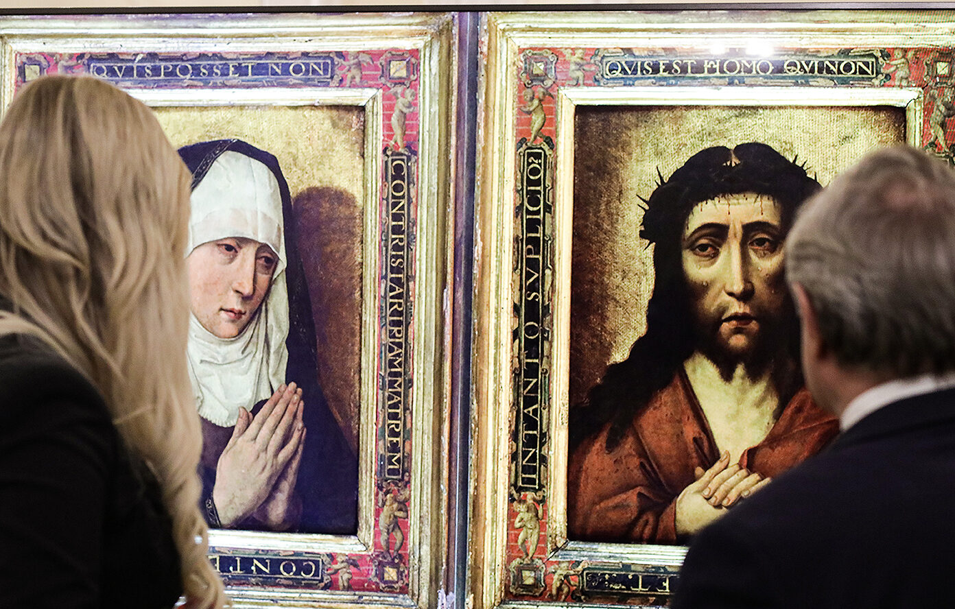 Spain returns historical paintings stolen from Poland during WWII