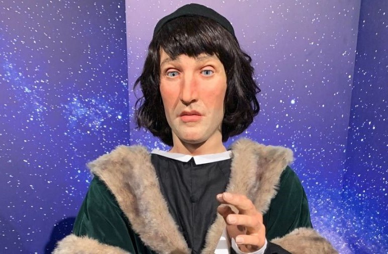 AI-powered talking Copernicus robot unveiled in Warsaw on astronomer’s 550th birthday