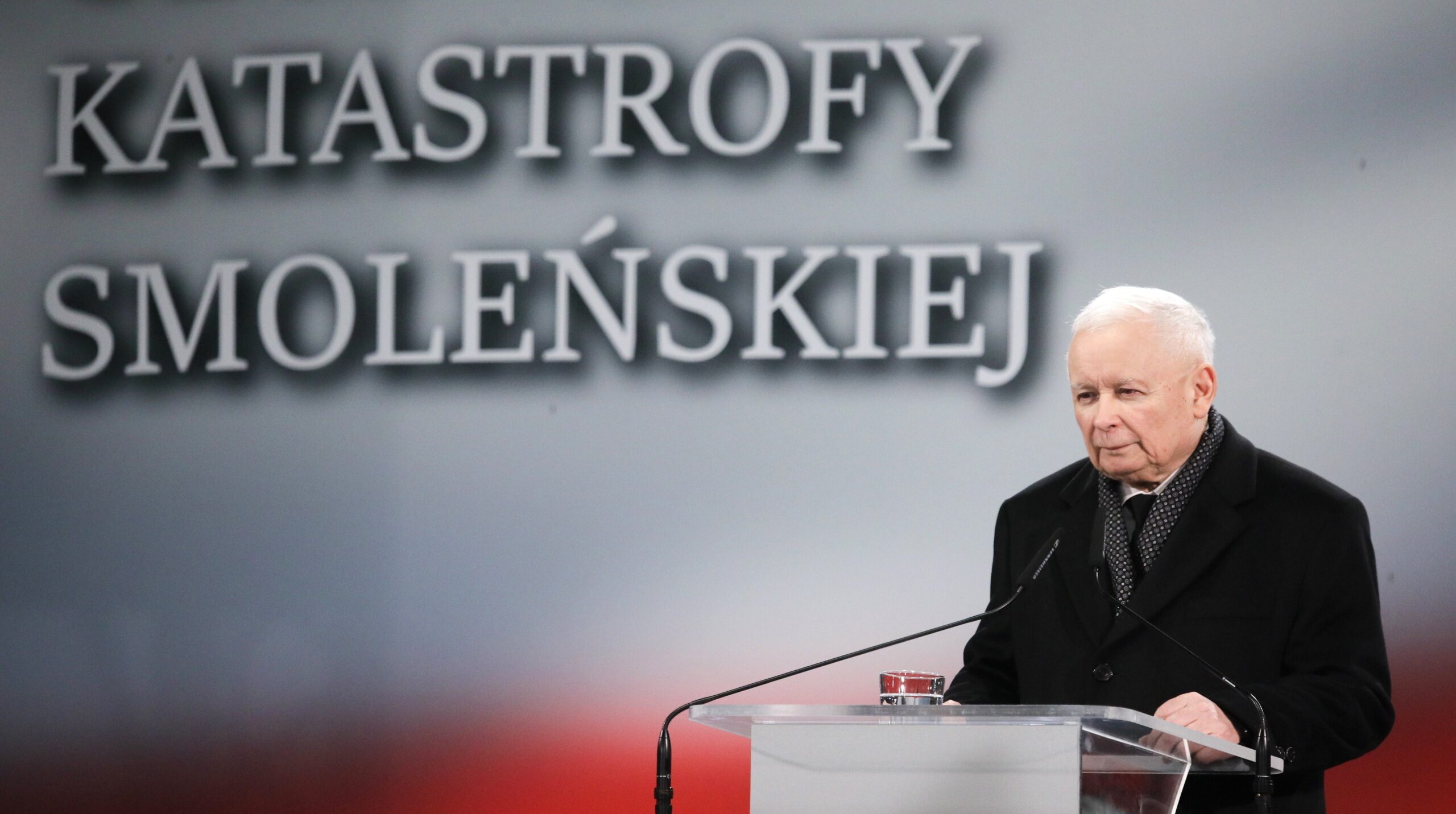 Kaczyński zapowiedział śledztwo w sprawie masakry w sprawie katastrofy smoleńskiej, a Putin chce stanąć przed MTK