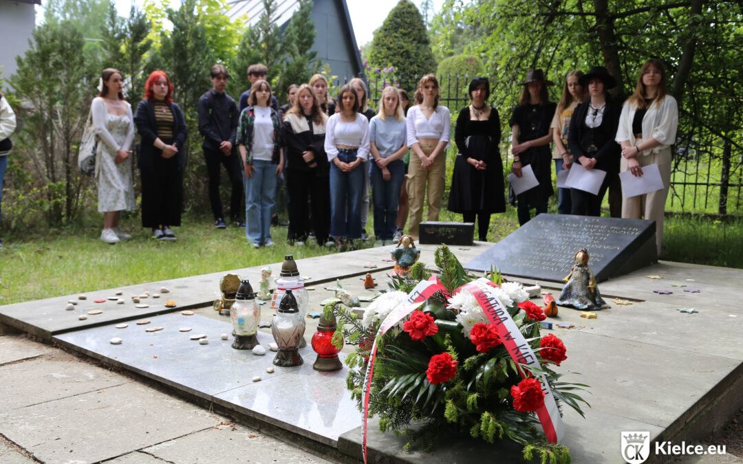 Polish city commemorates WWII massacre of Jewish children