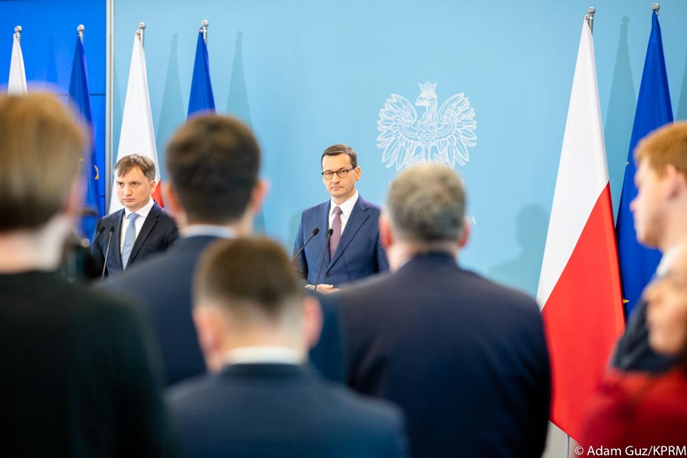 Reformy wymiaru sprawiedliwości „nie poszły dobrze” – mówi polski premier, obwiniając ministra sprawiedliwości
