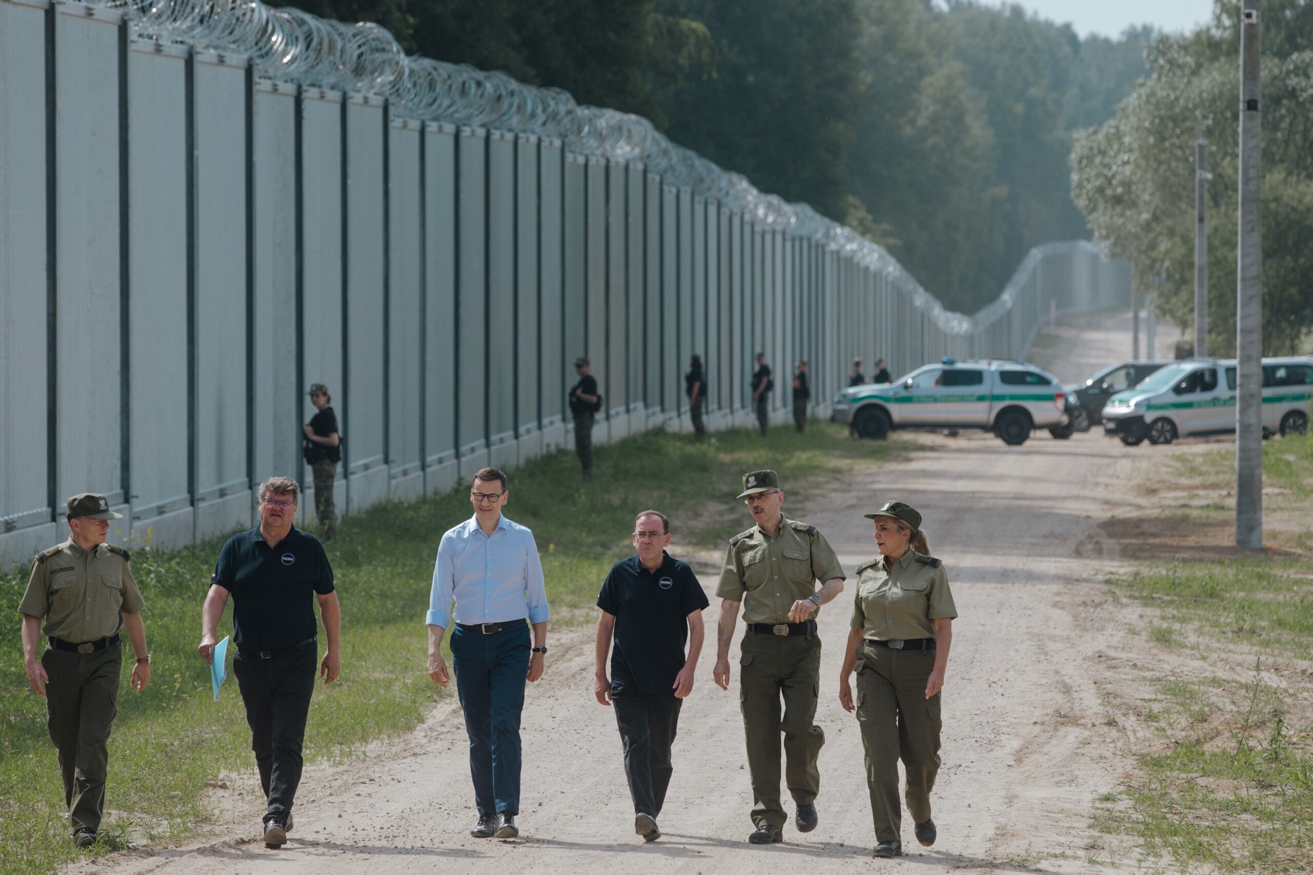 Poland s artificial borders secured by insecurities. Eu-Russian border Security.