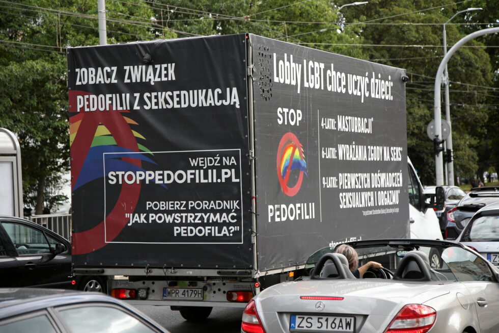 polonia-omofobia-furgone