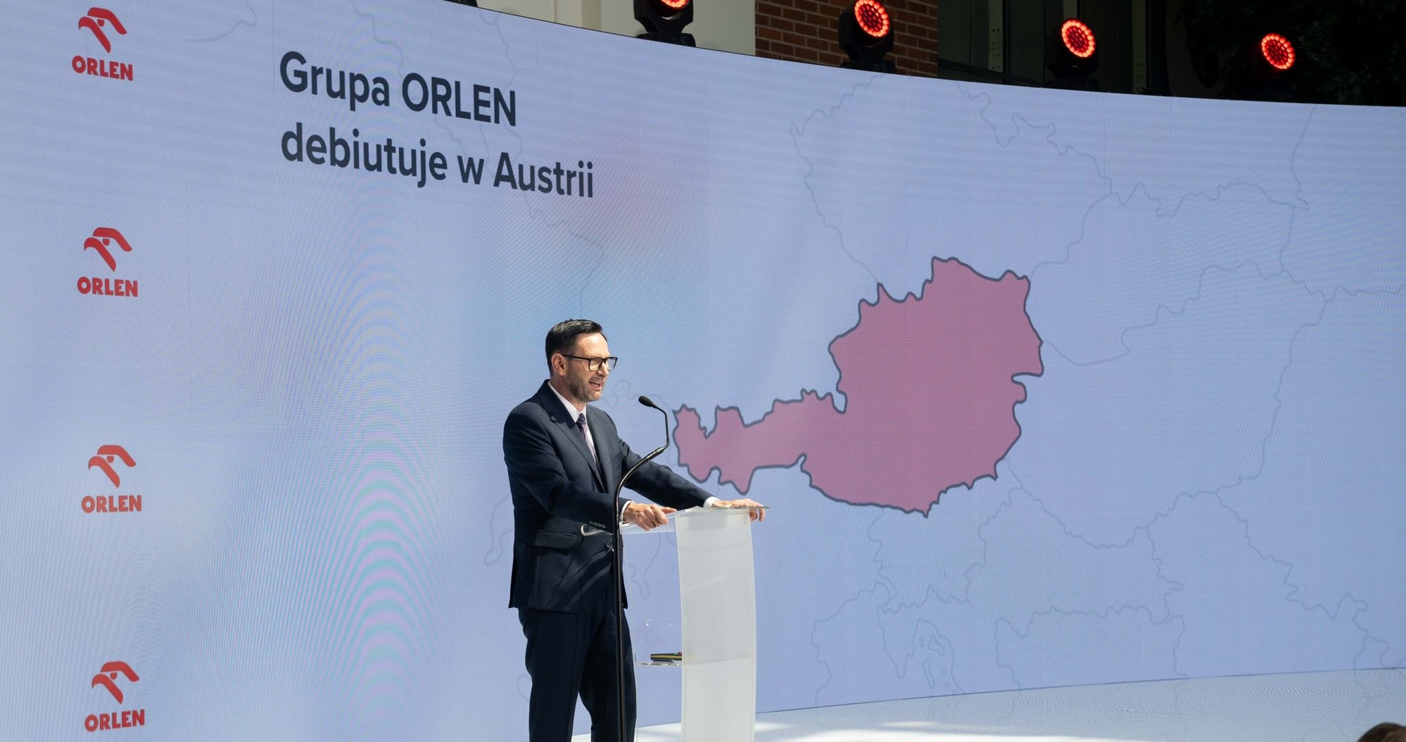 Polska państwowa spółka energetyczna Orlin wchodzi do Austrii z zakupem 266 stacji benzynowych