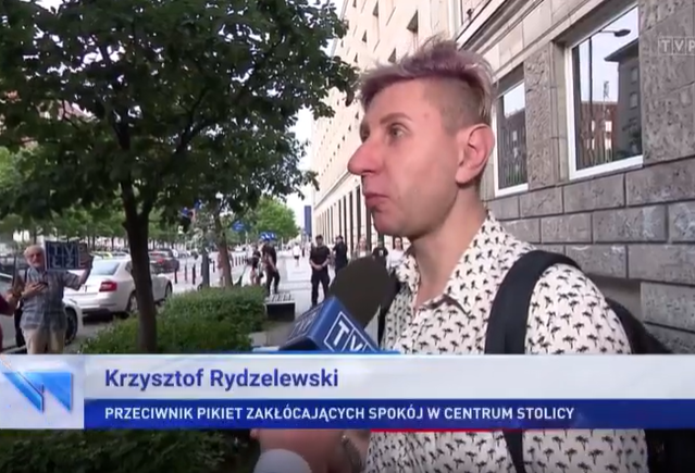 Actor says he was paid to appear as “passer-by” on Polish state TV criticising anti-government protest
