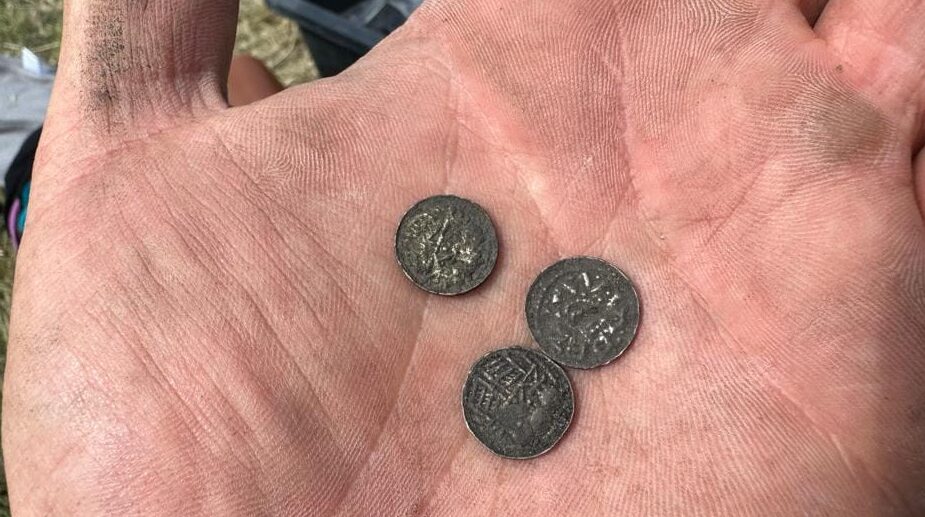 Znaleziono monety sprzed tysiąca lat zakopane w Polsce