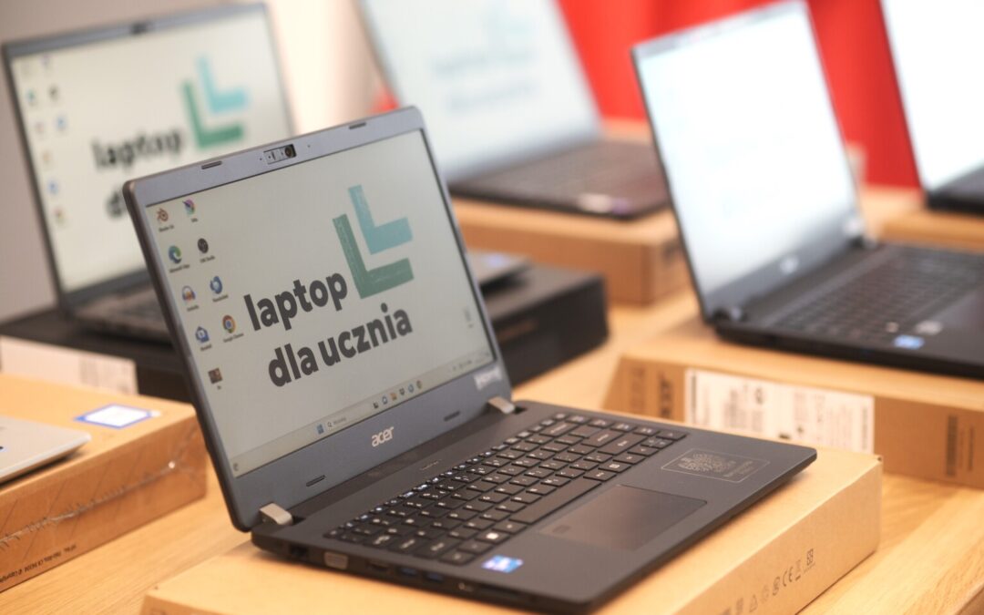 Poland begins giving free laptops to all fourth graders