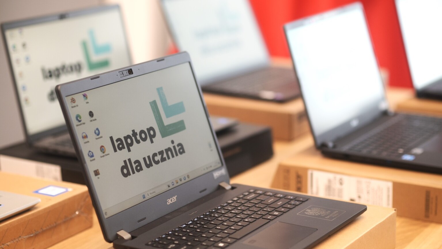 Polska zaczyna oferować darmowe laptopy czwartoklasistom