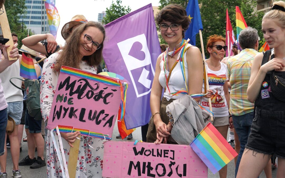 New Polish ruling coalition outlines plans to introduce same-sex unions