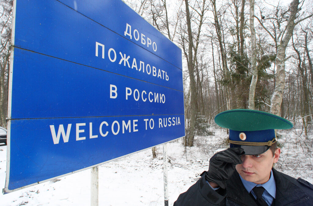 Surge in crossings at Poland’s border with Russia ahead of Christmas, angering local Poles