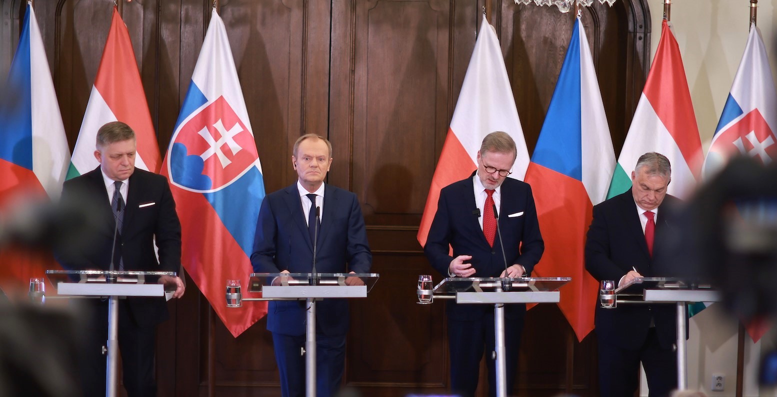 Rozdíly ohledně Ukrajiny se vyjasňují při setkání polských, maďarských, českých a slovenských premiérů
